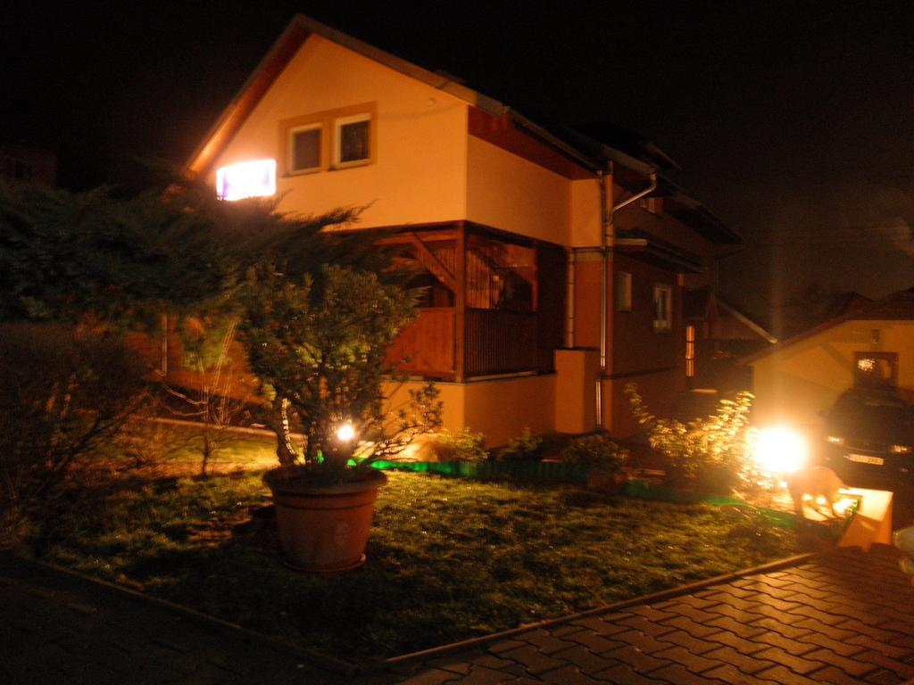 Valašské Meziříčí Penzion Ivana מראה חיצוני תמונה