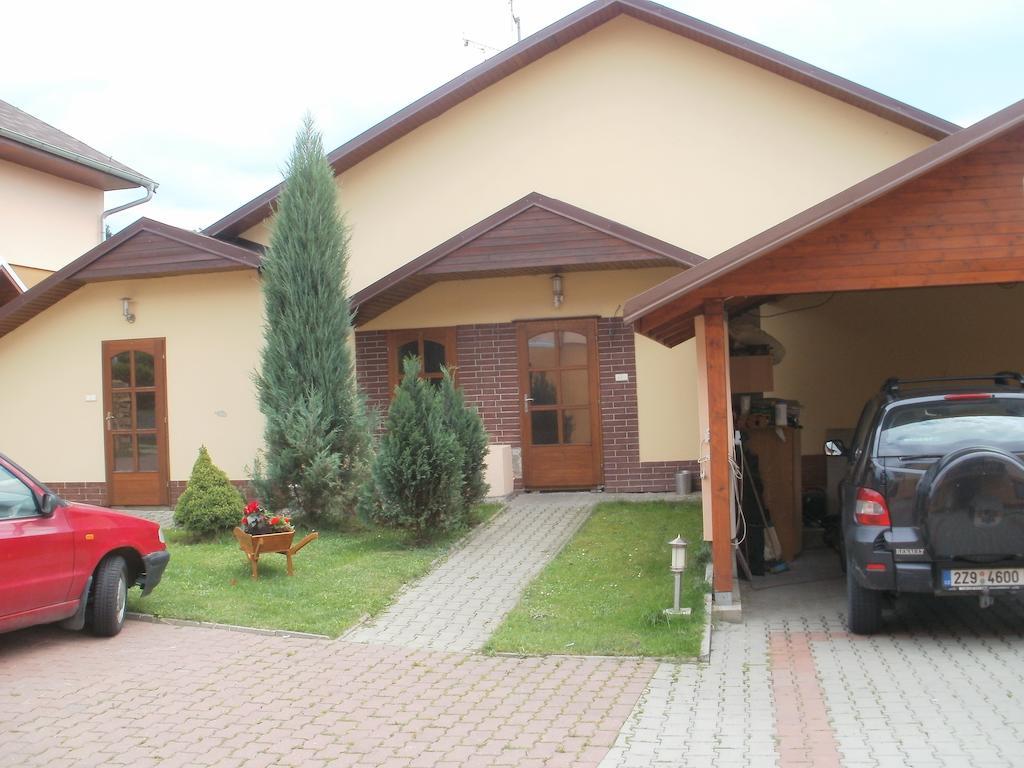 Valašské Meziříčí Penzion Ivana מראה חיצוני תמונה